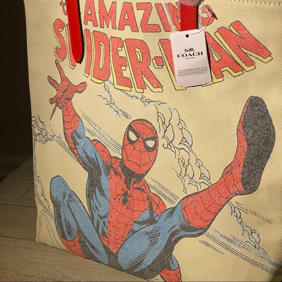 ❗️LAST ONE❗️COACH Spider-Man Canvas Tote Bag - Picture 2 of 14
